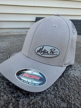 Motion pro embroidered fitted hat l/xl